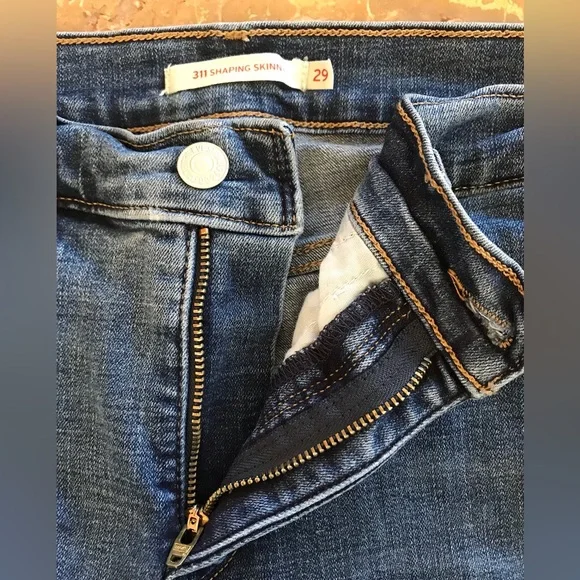 Levi’s | Women’s medium blue 311 shaping skinny jeans,  size 29 - Picture 6 of 12